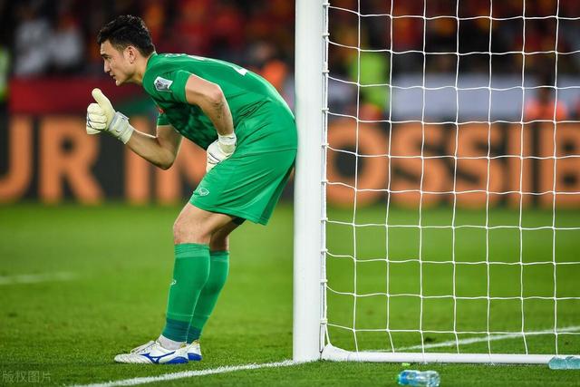 阿森纳依旧追求马竞前锋阿尔瓦雷斯，球员倾向加盟巴萨